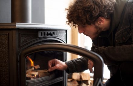 Quelles sont les précautions de sécurité à prendre avec un chauffage bois?