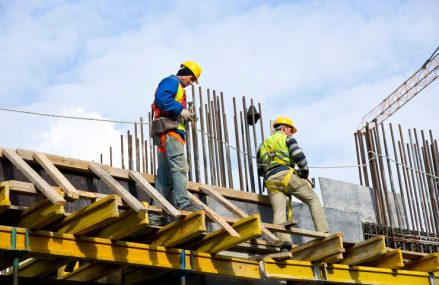 Quels sont vos droits en cas de retard ou d’interruption des travaux de construction ?