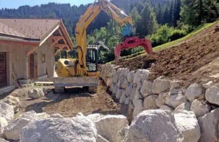 Comment concevoir un enrochement réussi sur des terrains difficiles ou accidentés ?